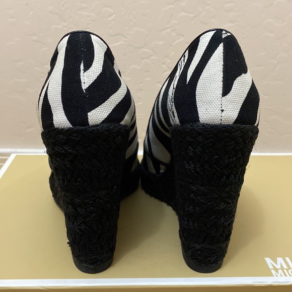 Wedge Heels - Picture 4 of 8